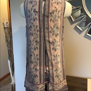 Women’s sleeveless blouse